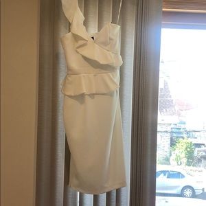 Bardot white Cocktail Dress. Size 6